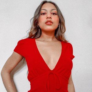 Meet your Posher, Roxana